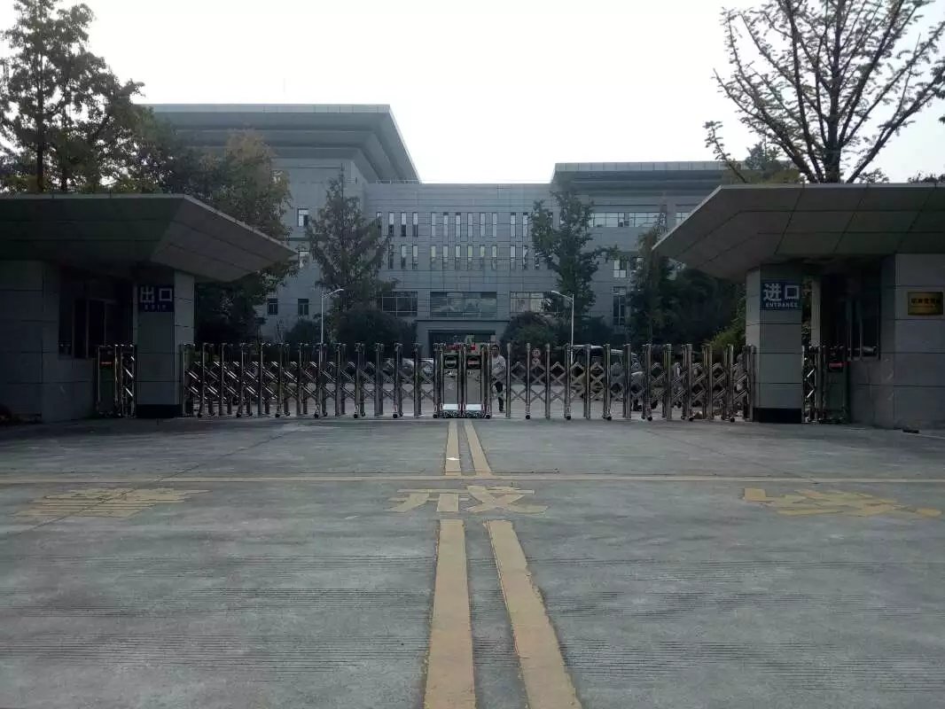 旺苍县旺苍县四川消防总队伸缩门